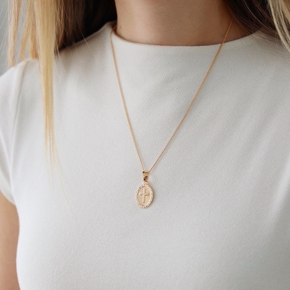 Cross Necklace | 18k Gold Filled - Picture 3 of 6